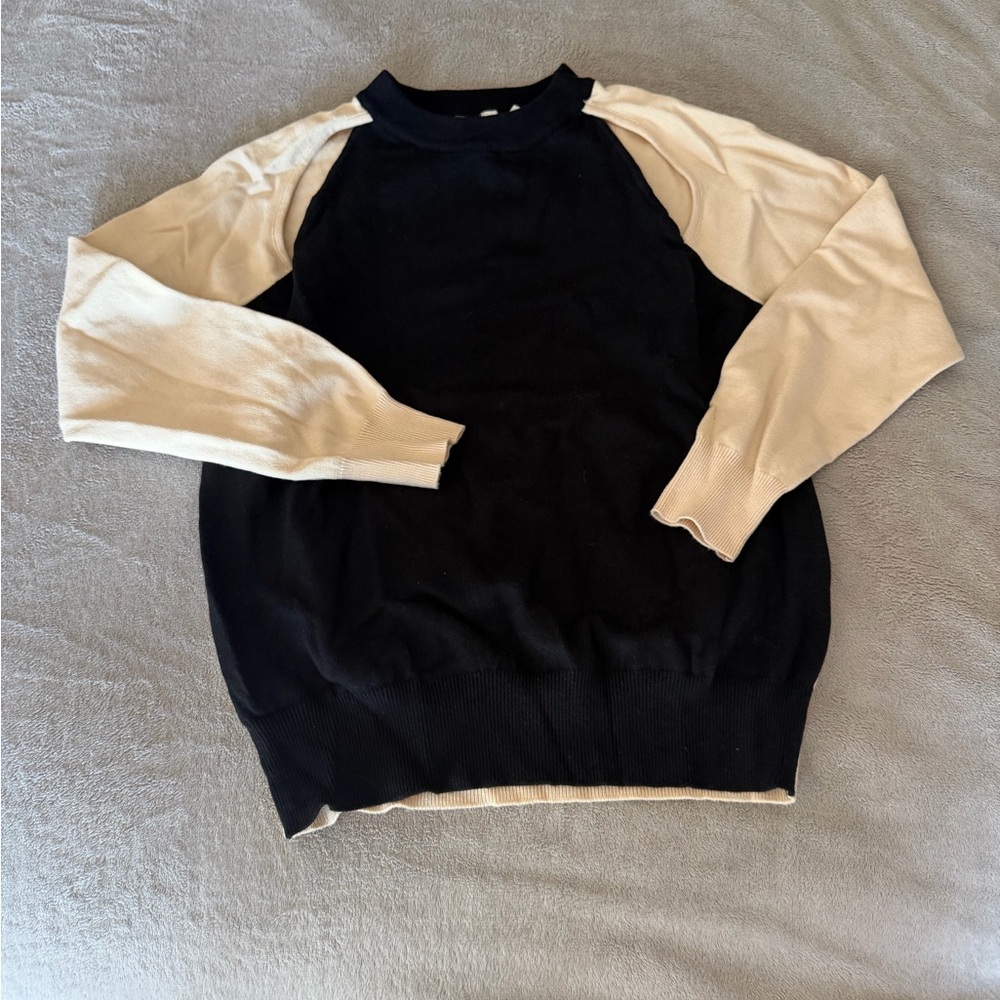 🆕Avantlook Black and cream Cold Shoulder Top new - Picture 4 of 13